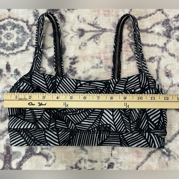 Lululemon Straight Up Sports Bra Banana Leaf White Black Size 4 - Picture 6 of 7